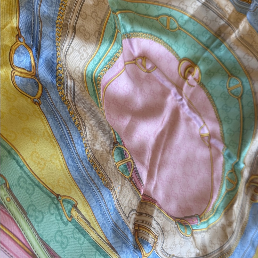 Gucci Pastel Silk Scarf with Gold Accents - Picture 7 of 11